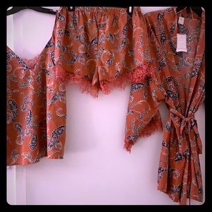 3 PIECE LINGERIE SET....NEW WITH TAGS !!